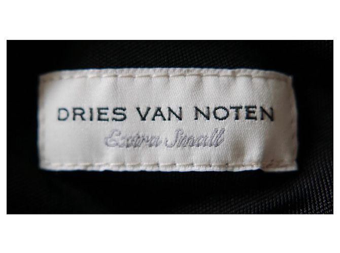 Vestido negro de jersey drapeado de Dries Van Noten. - vista 8