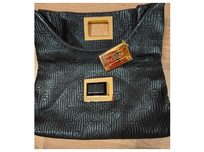 Clutch Louis Vuitton Altair in pelle nera Nero - vista 10
