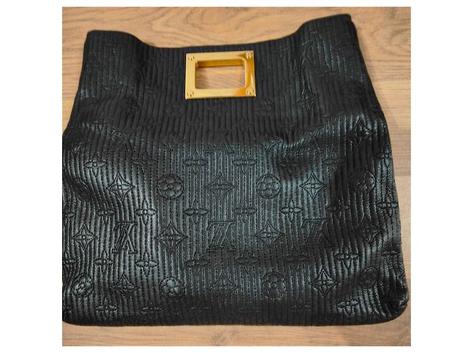 Clutch Louis Vuitton Altair in pelle nera Nero - vista 14