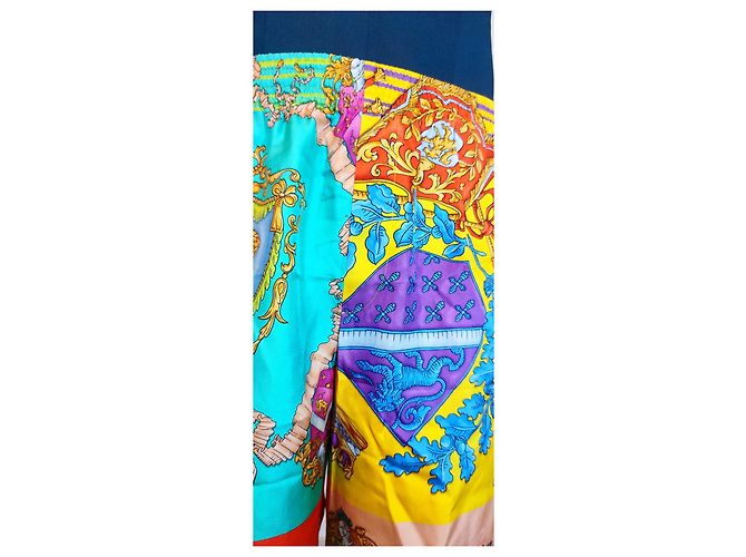 Versace Royal Rebellion - vue 3
