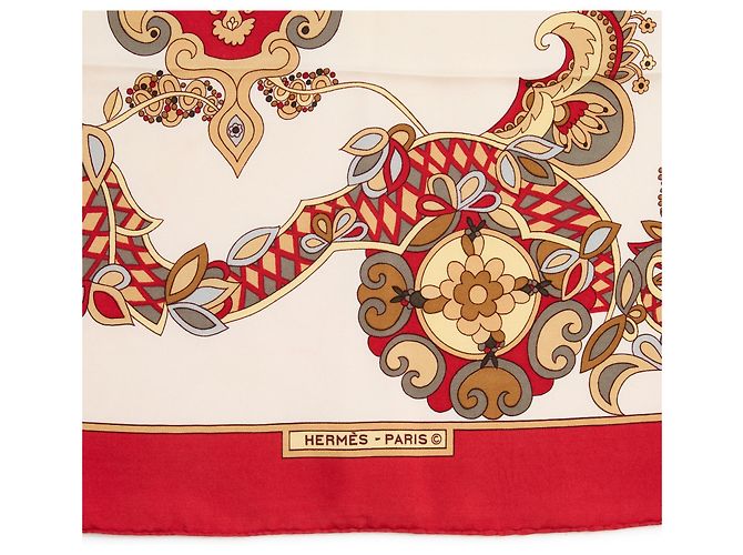 Hermès 1972 Foulard in Seta Carré 90 Cendrillon Sciarpa in Seta Multicolore - vista 3