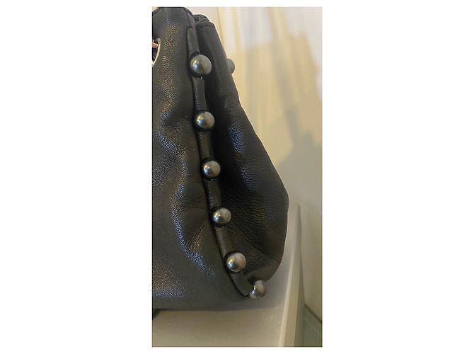 Chanel Piccola Borsa Tote in Pelle di Agnello Nera Morbida con Perle e Finiture Argento Nero Silver hardware - vista 12