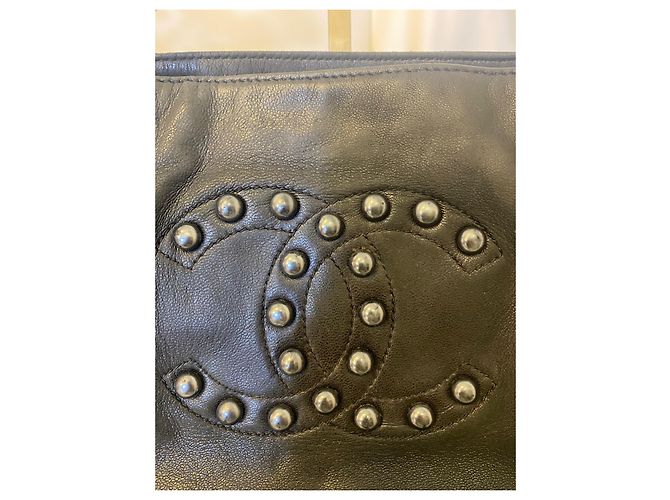 Chanel Piccola Borsa Tote in Pelle di Agnello Nera Morbida con Perle e Finiture Argento Nero Silver hardware - vista 13