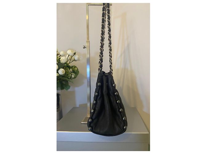 Chanel Piccola Borsa Tote in Pelle di Agnello Nera Morbida con Perle e Finiture Argento Nero Silver hardware - vista 6