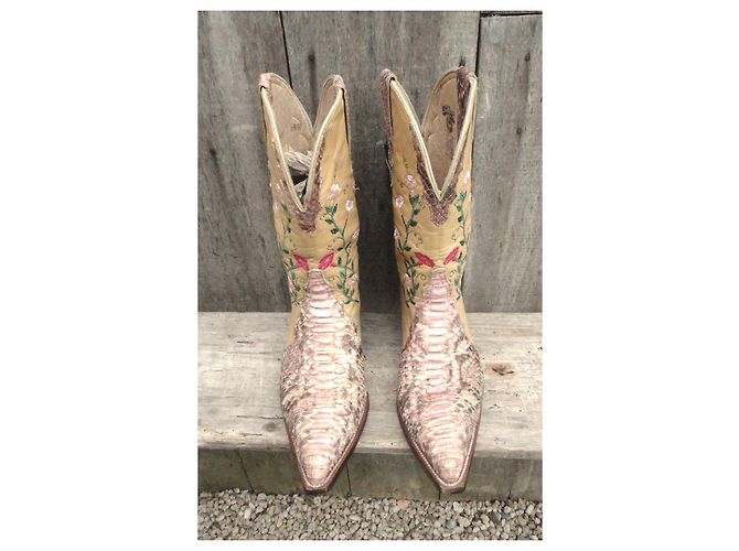 Autre Marque Botas Go West em couro de píton rosa e bege - vista 3