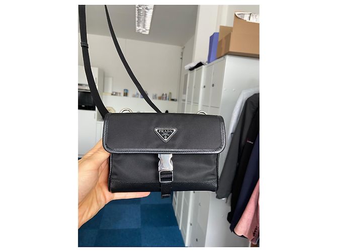 Borsa smartphone Prada in pelle nera Nero - vista 3