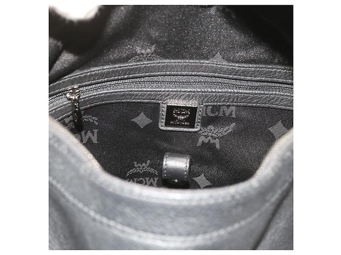 MCM Vicetos Borsa a tracolla con logo e borchie in pelle PVC Nera Auth fm2976 Nero - vista 16