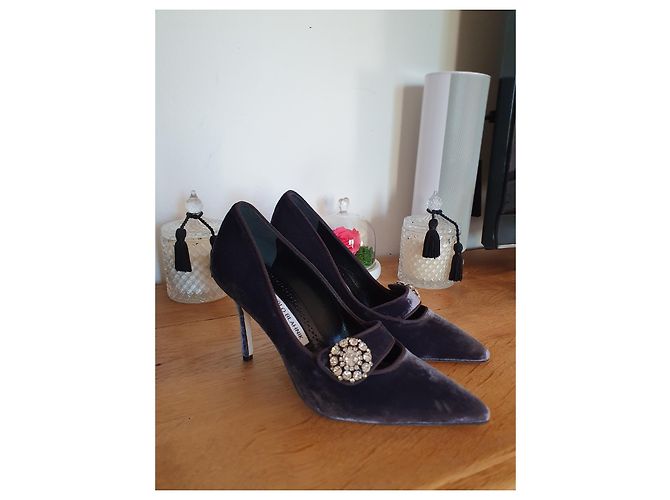 Décolleté Manolo Blahnik Decebalo in velluto grigio con fiocco Swarovski - vista 6