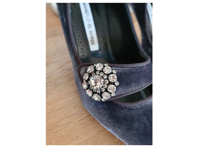 Décolleté Manolo Blahnik Decebalo in velluto grigio con fiocco Swarovski - vista 7
