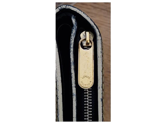 Portafoglio Louis Vuitton in pelle nero e oro D'oro - vista 12