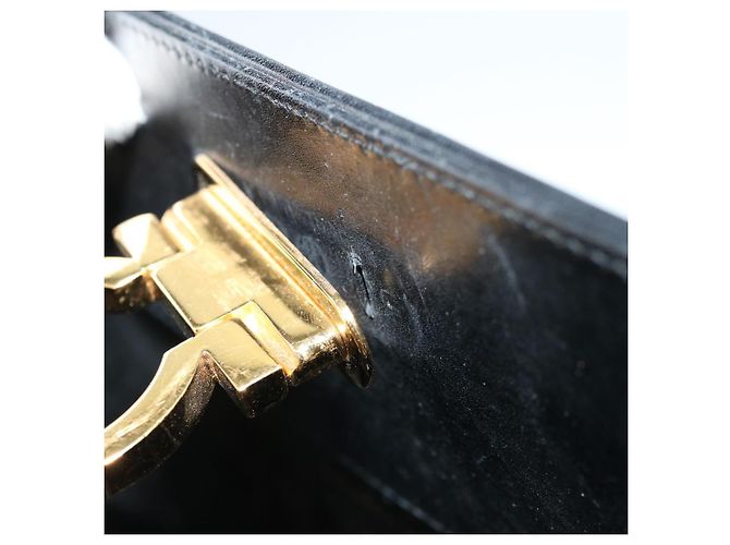 Salvatore Ferragamo Gancini Borsa A Tracolla Con Catena Pelle Nera Auth ki4289 Nero - vista 10