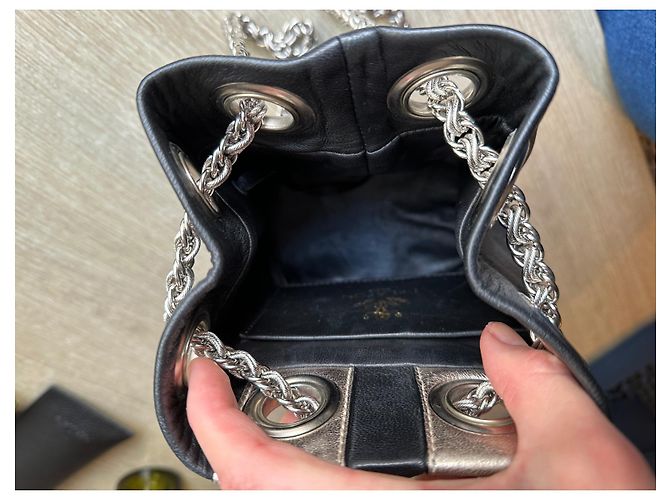 Borsa secchiello Delphine Delafon - Sacré Cœur Nero Argento Rosso - vista 6