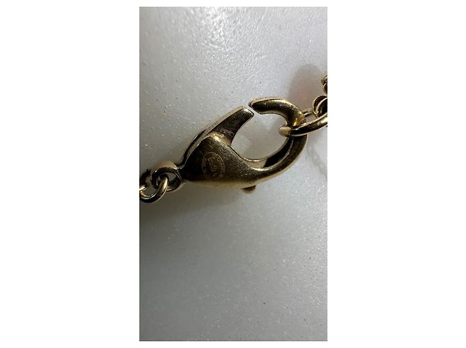Collana Chanel con perle e pendente CC in tweed dorato D'oro - vista 3