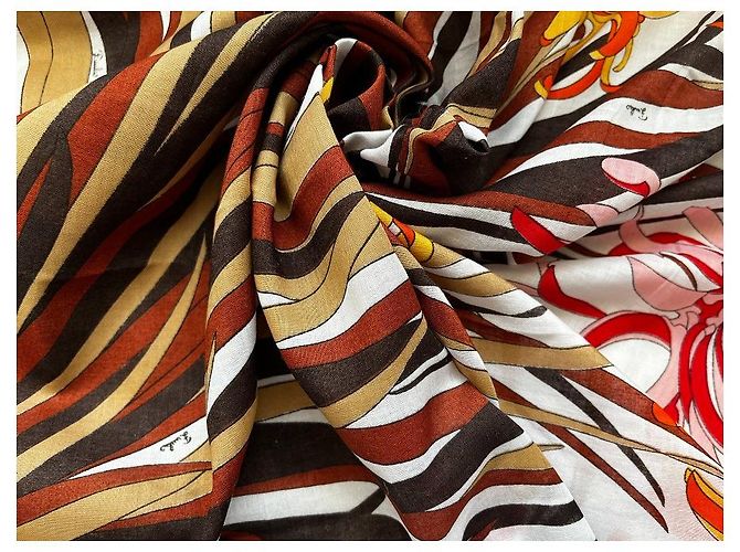 Splendido foulard in 100% cotone made in Italy, firmato EMILIO PUCCI. Bianco - vista 7