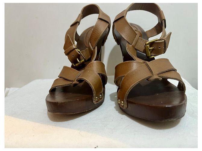 Bottega Veneta Sandali color cuoio con tacco alto e plateau in legno. - vista 4