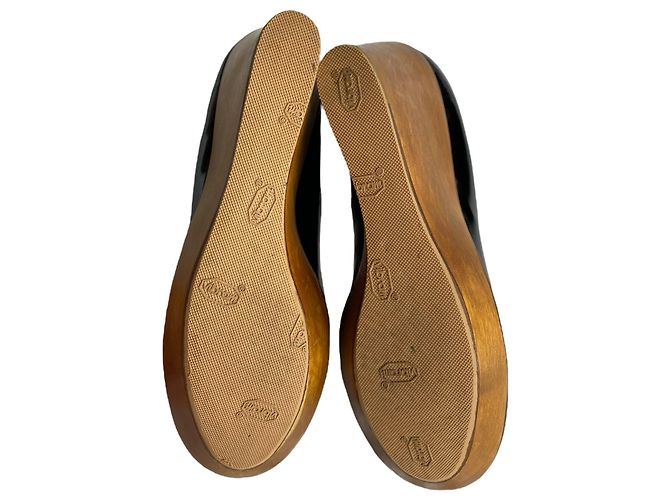 Décolleté con zeppa Chloé in pelle nera lucida e legno Nero - vista 10