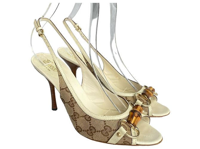 Sandali slingback Gucci Guccissima in tela beige con bambù Marrone - vista 2
