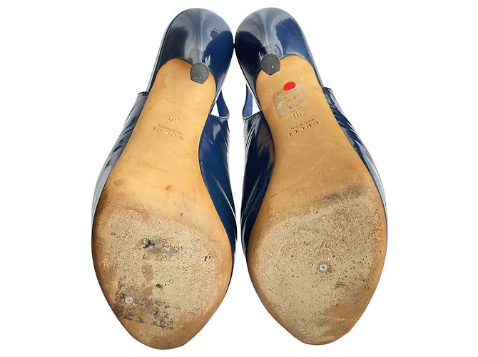 Décolleté con plateau Gucci Peep Toe Slingback in vernice blu navy - vista 14
