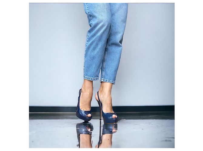 Décolleté con plateau Gucci Peep Toe Slingback in vernice blu navy - vista 5