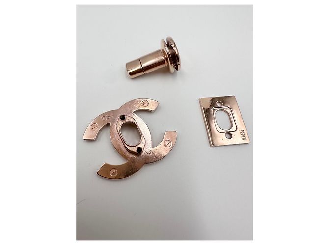 CHANEL original CC turnlock closure Golden - view 5