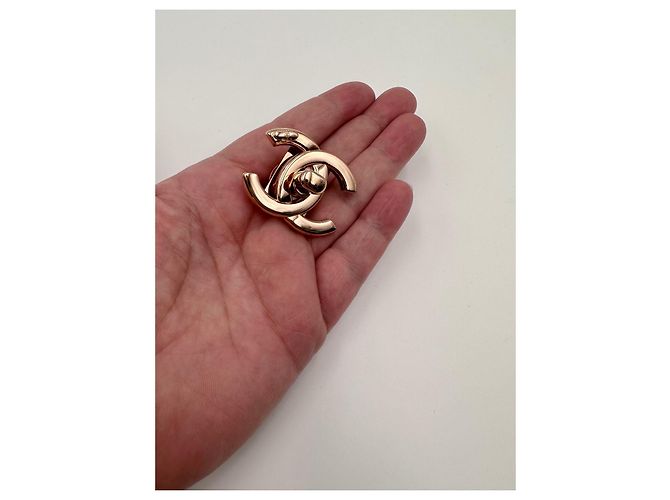 CHANEL original CC turnlock closure Golden - view 9