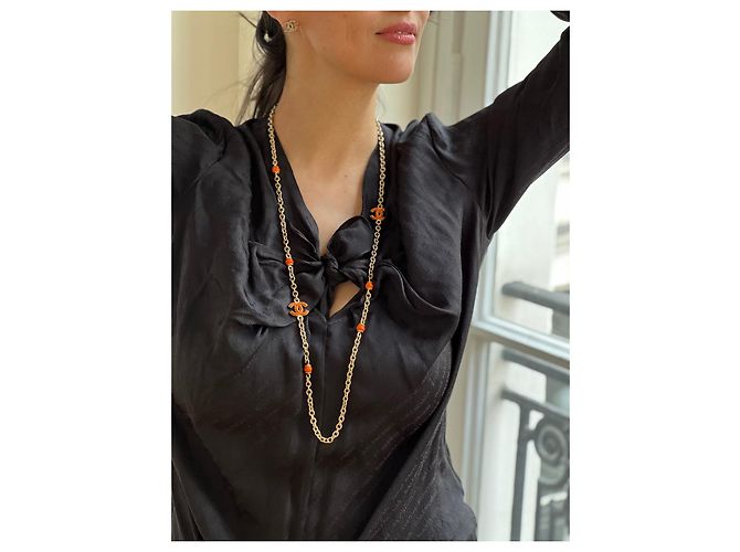 Collana lunga dorata CHANEL con dettagli CC in smalto. Arancione - vista 7
