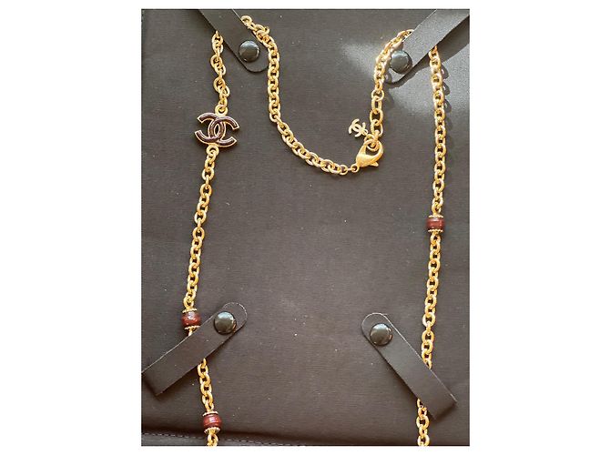 Collana lunga dorata CHANEL con dettagli CC in smalto. Marrone scuro - vista 4