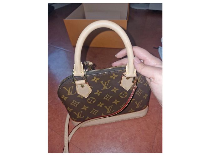 Borsa Alma BB Louis Vuitton Marrone - vista 11