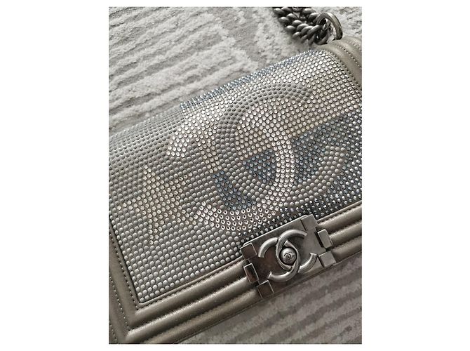 Borsa media Chanel Boy con paillettes strass Metallico - vista 2