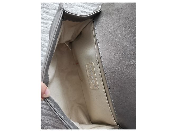 Borsa media Chanel Boy con paillettes strass Metallico - vista 8