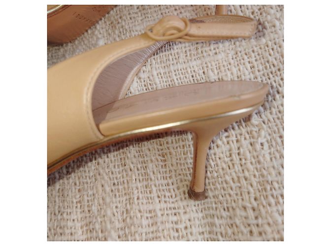 Casadei Pumps aus Leder in Beige mit Riemchen - Ansicht 4