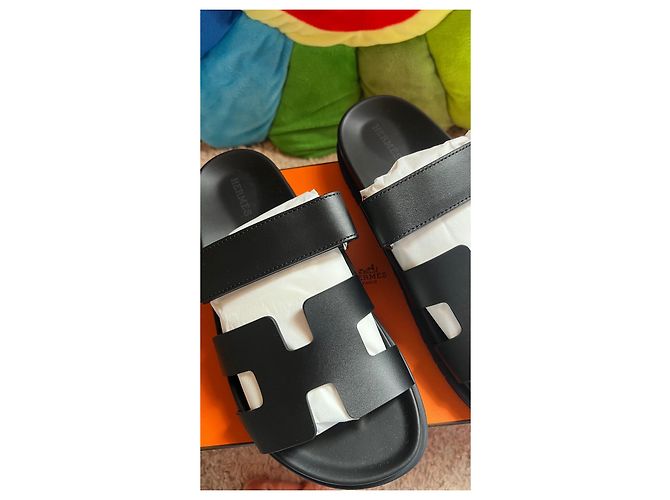 Sandali Hermès Chypre in pelle nera Nero - vista 3