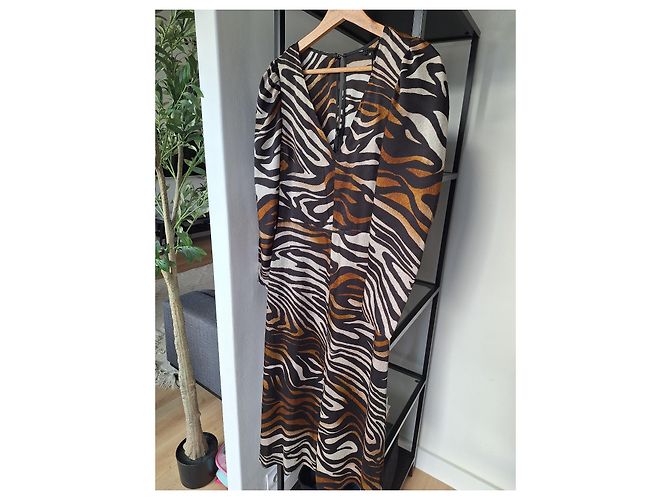 Tara Jarmon Romelle Kleid mit Zebra Muster Schwarz - Ansicht 2