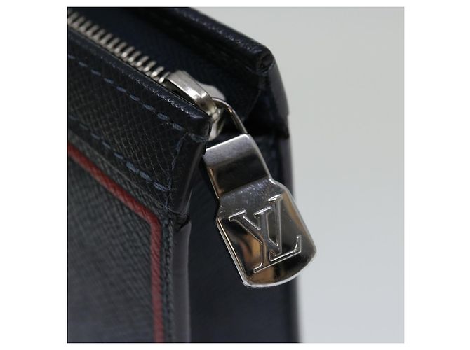 LOUIS VUITTON Taiga Pochette Voyager MM Pochette Blu Marine M63394 auth 70038 - vista 9