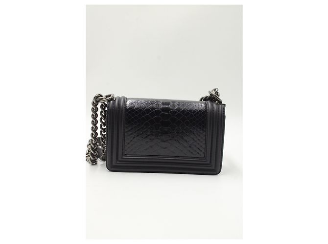 Borsa media da ragazzo Chanel con patta in pelle di pitone blu navy - vista 12