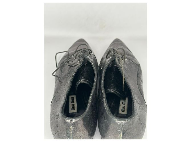 Scarpe cerate Miu Miu in argento scuro - vista 3