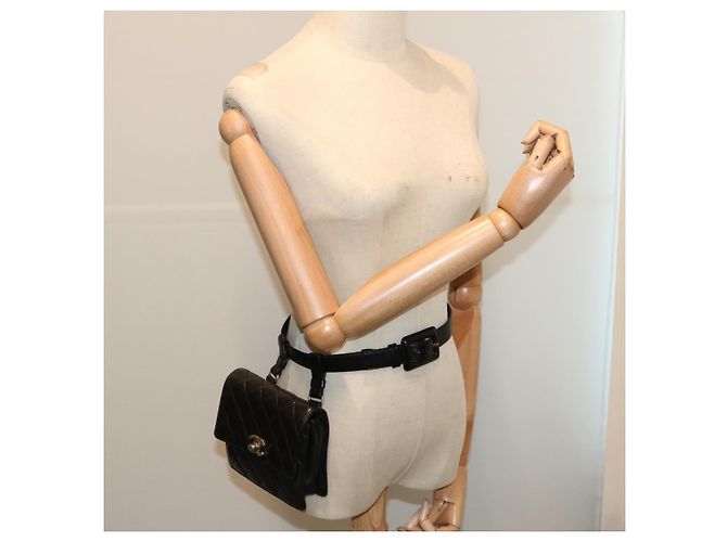 CHANEL Matelassé Turn Lock Gürteltasche Lammleder Schwarz CC Auth yk11590 - Ansicht 23