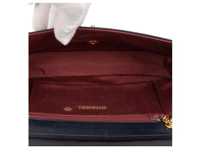 Pele de cordeiro acolchoada Chanel 24Bolsa Meia Lua K Dourada com Aba Única Azul - vista 11