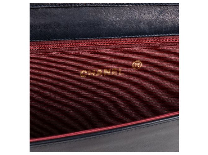 Pele de cordeiro acolchoada Chanel 24Bolsa Meia Lua K Dourada com Aba Única Azul - vista 12