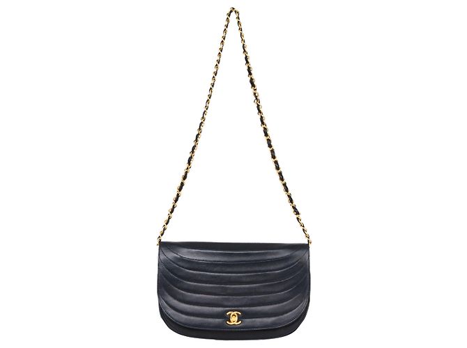 Pele de cordeiro acolchoada Chanel 24Bolsa Meia Lua K Dourada com Aba Única Azul - vista 4