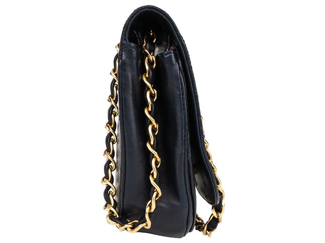 Pele de cordeiro acolchoada Chanel 24Bolsa Meia Lua K Dourada com Aba Única Azul - vista 7