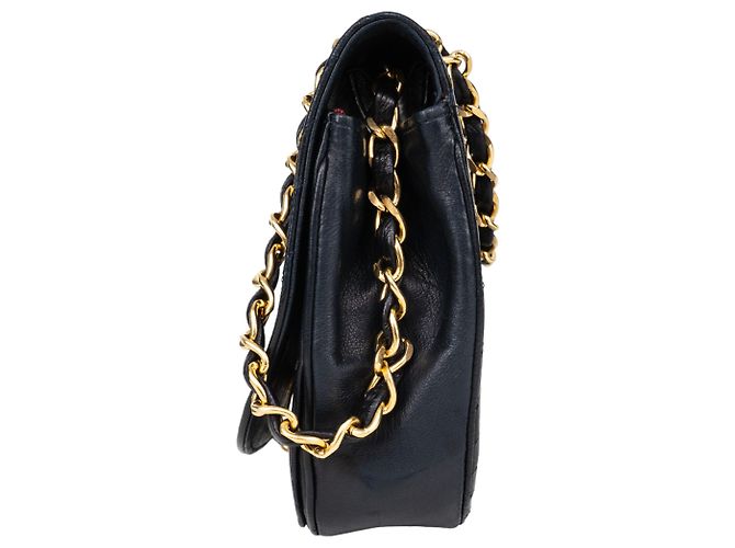 Pele de cordeiro acolchoada Chanel 24Bolsa Meia Lua K Dourada com Aba Única Azul - vista 8