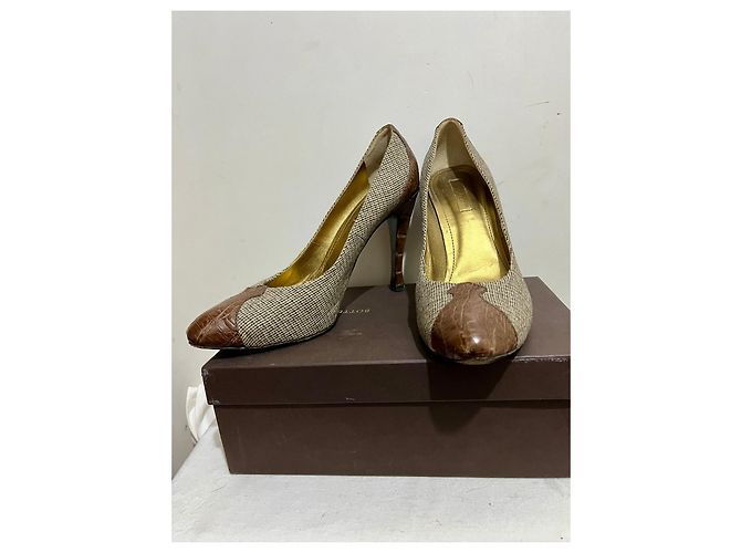 Bottega Veneta Décolleté in tweed beige e marrone e pelle di coccodrillo. - vista 2