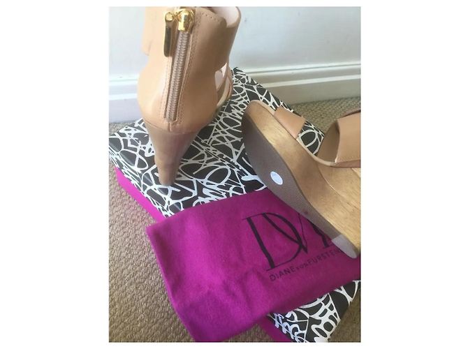 Diane Von Furstenberg Sandali con tacco e plateau DvF Opal Marrone - vista 4