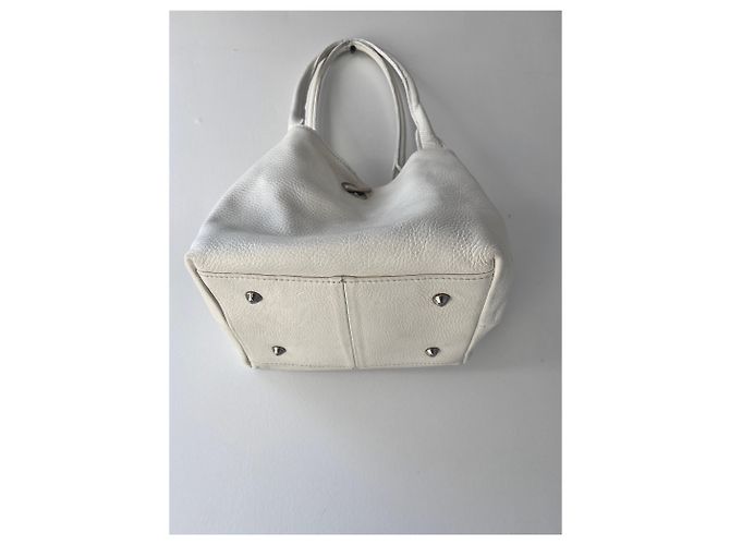 Off White Weiße Ledertasche mit Knebelverschluss Silber - Ansicht 5