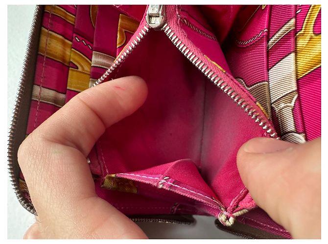 Silk In Hermès Brieftasche Seide in Grau Hellbraun Silber Hardware - Ansicht 12