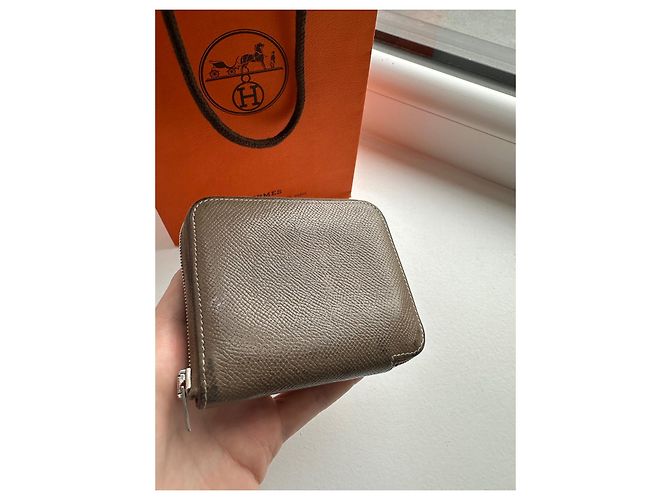 Silk In Hermès Brieftasche Seide in Grau Hellbraun Silber Hardware - Ansicht 3