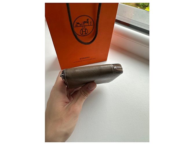 Silk In Hermès Brieftasche Seide in Grau Hellbraun Silber Hardware - Ansicht 4