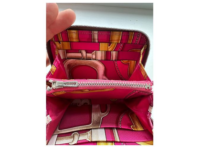 Silk In Hermès Brieftasche Seide in Grau Hellbraun Silber Hardware - Ansicht 6