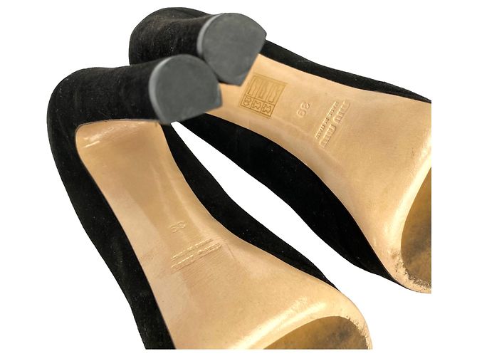 Décolleté Miu Miu con plateau e punta aperta in camoscio nero 39 - vista 9